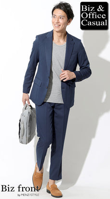 ネイビーセットアップ×グレーカットソー×ブラウンシューズ