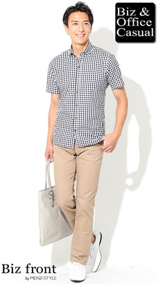 ベージュチノパンのコーデ例