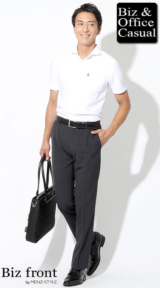 白半袖ポロシャツ×グレーギンガムチェックスラックス×黒ベルト×黒革靴　biz20ss_4172