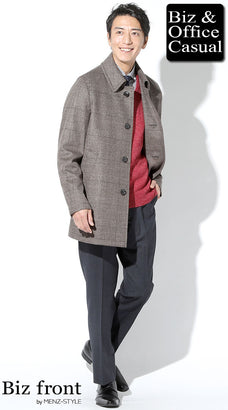 チェック柄ステンカラーコートのビジネスコーデ例