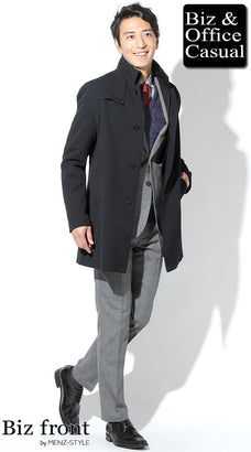 ネイビーのスタンドカラーコートのスーツ・ビジネスコーデ例