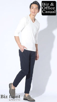 スラックスとtシャツのメンズコーデ例