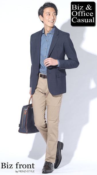 デニムシャツ×ベージュパンツの合コン・飲み会コーデ例 メンズ