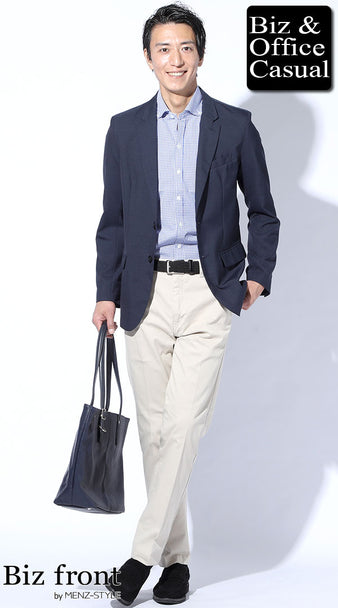 40代男性の夏のビジネスカジュアル ジャケットとチェックシャツにベージュスラックスを合わせた体型カバーコーディネート