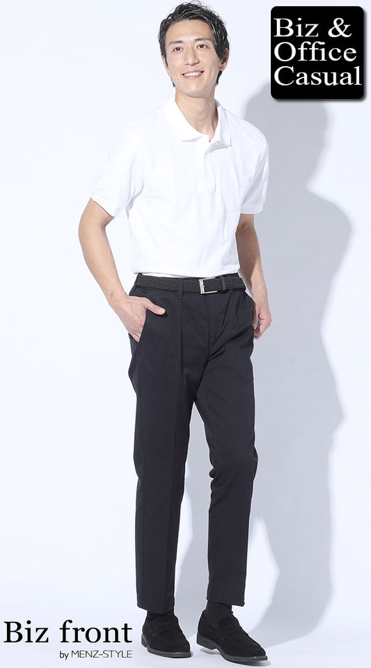 白ポロシャツ×黒テーパードスラックスチノパン×黒スエードシューズ　シャツインスタイル　biz21ss_4159