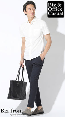 50代ぽっちゃり男性におすすめの白ストレッチシャツ×ネイビーパンツの軽やか夏コーデ