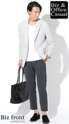 スラックスとtシャツのメンズコーデ例