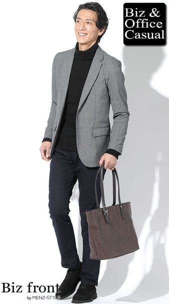 グレージャケットと黒のタートルニット、ネイビーチノパンを使った40代男性の冬ビジネスカジュアルコーデ