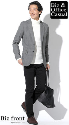 白タートルネックニットセーターのコーデ例