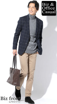 チノパンとネイビージャケットのコーデ例