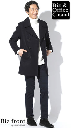 ネイビーコート×白タートルの爽やかコーデ