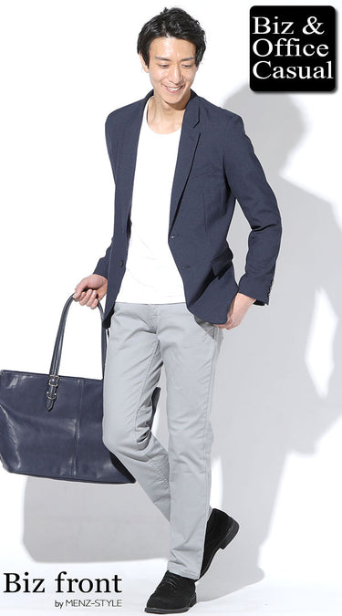 ネイビージャケット×Tシャツコーデ例