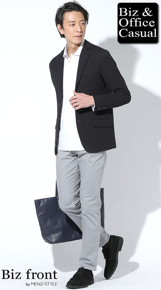 黒テーラードジャケット×白イージーケアホリゾンタルカラーシャツ×グレースリムチノパン×ネイビートートバッグ　biz22ss_0624