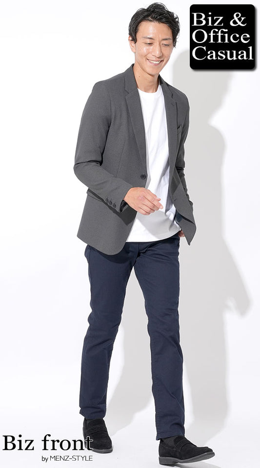 チャコールグレーテーラードジャケット×白襟高半袖Tシャツ×ネイビースリムストレッチパンツ　biz22ss_3221