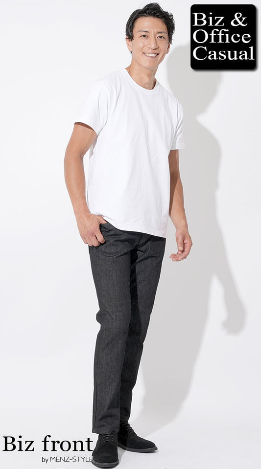 白丸首半袖Tシャツ×黒デニムパンツ×黒スエード靴　biz22ss_3341