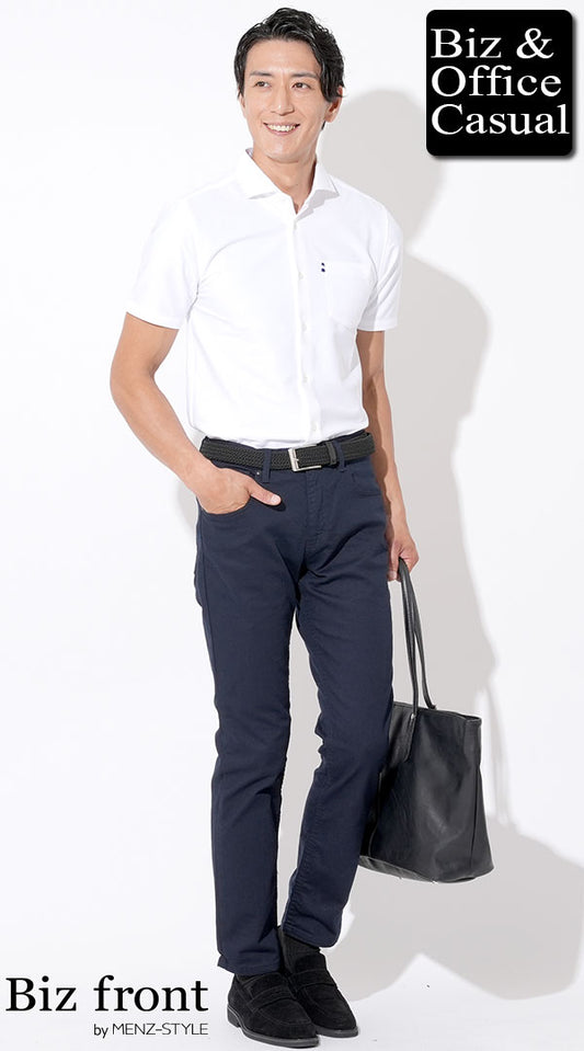 白半袖ポロワイシャツ×ネイビースリムパンツ×黒スエードシューズ　シャツインスタイル　biz22ss_4133