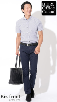 スマートカジュアル 男性 ジャケットなし 夏 ストライプ半袖シャツ×ネイビーパンツ コーデ 涼しげ