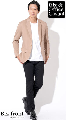 50代の黒パンツコーディネート