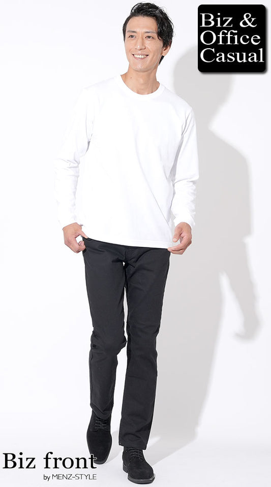 丸首白長袖Tシャツ×黒スリムパンツ×黒スエードシューズ　biz22aw_0043