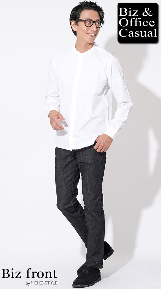 白バンドカラーシャツ×黒デニムパンツ×黒スエードシューズ　biz22aw_0496