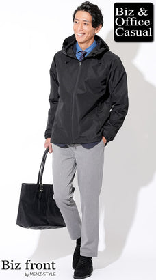 パーカー×ワイシャツのコーデ例