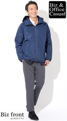 パーカー×ワイシャツのコーデ例