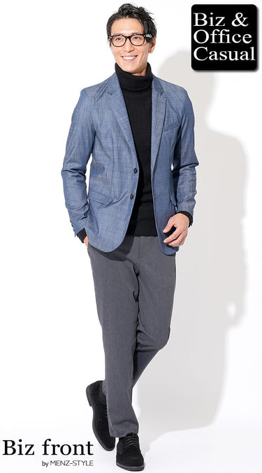 ネイビージャケット×タートルネックニットのコーデ