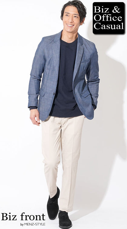 ブルーのデニム調ジャケットで品よく若々しさを演出する40代男性のビジネスカジュアル