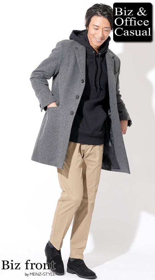 メンズのおしゃれな秋パーカーコーデ