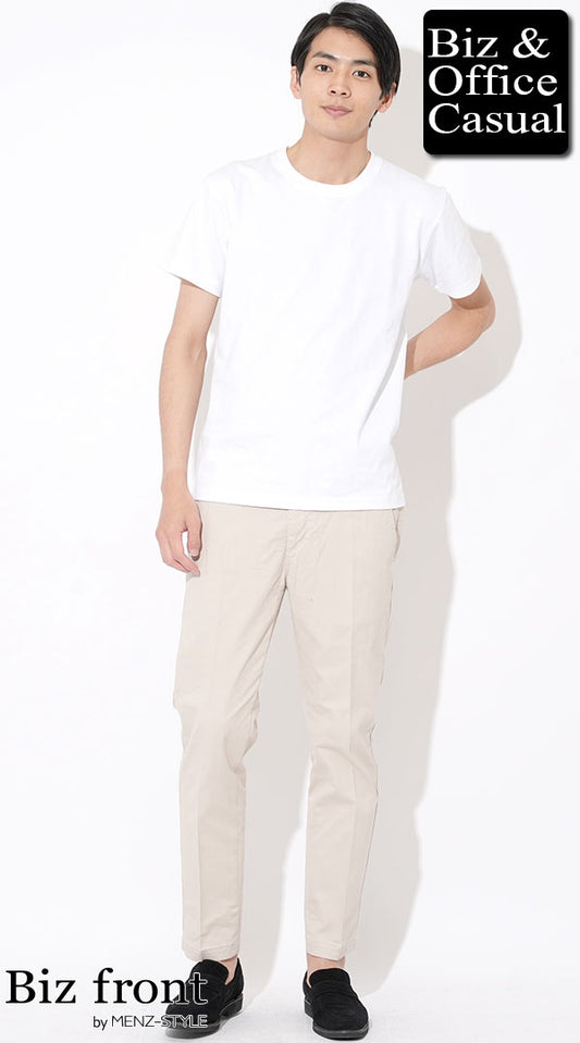 【20代】半袖白Tシャツ×白テーパードスラックスチノパン×黒靴　biz22aw_6500