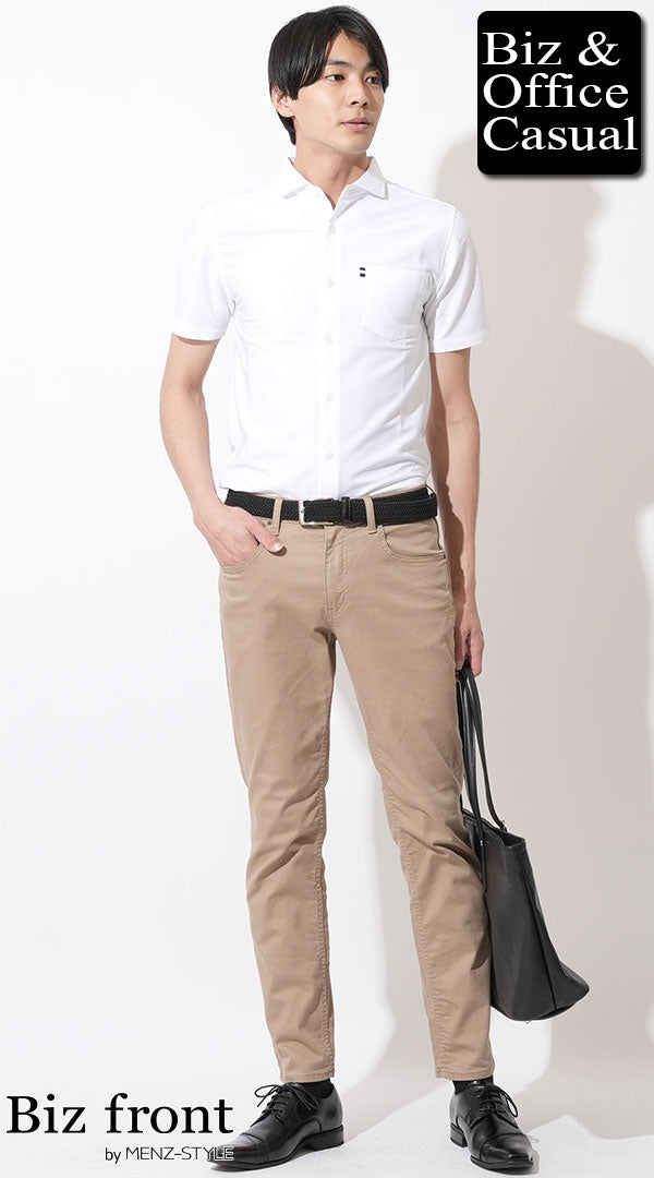 コーディネート例 白半袖シャツ型ポロシャツ×ベージュスリムチノパンツ