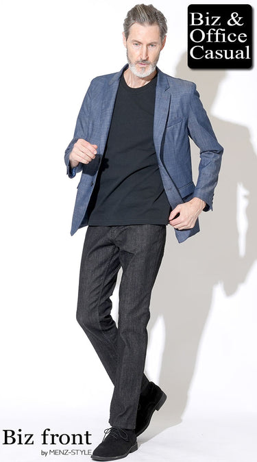 50代60代におすすめのネイビージャケット×黒Tシャツコーデ例