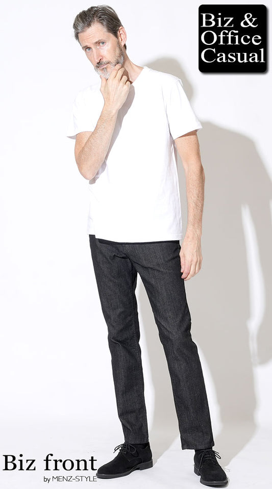 【60代】白半袖Tシャツ×黒デニムパンツ×黒スエードシューズ　biz23ss1523