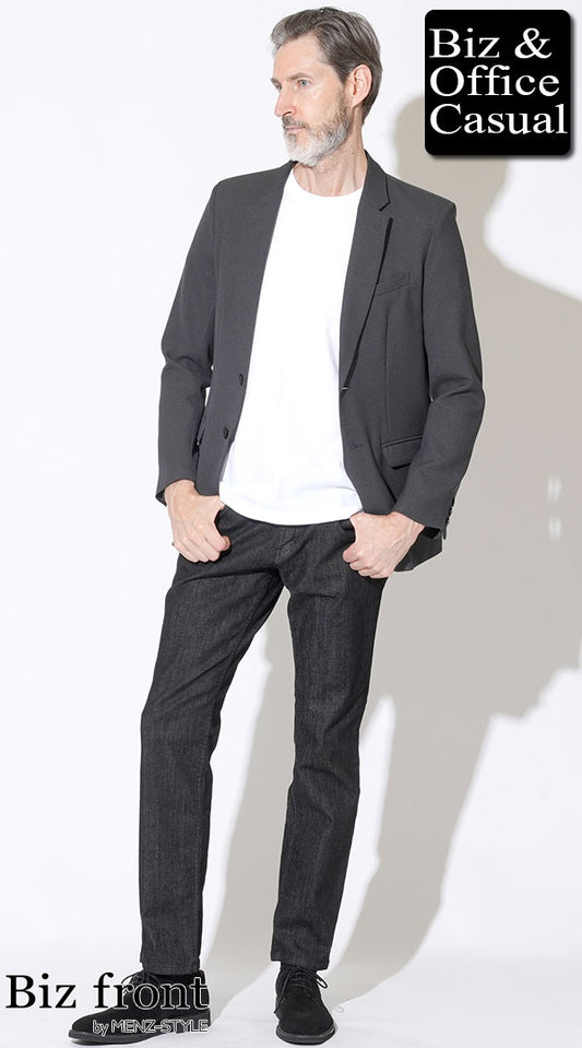 【60代】チャコールグレーテーラードジャケット×白半袖Tシャツ×黒デニムパンツ　biz23ss1530