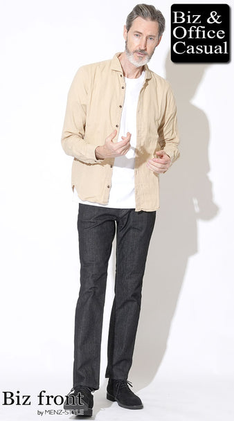 60代男性におすすめの10月前半コーデ ベージュシャツと黒デニムで作る秋のバランススタイル