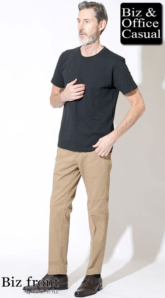 【60代】黒半袖Tシャツ×ベージュスラックスチノパン×茶革靴　biz23ss1705