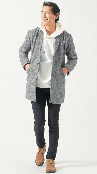 メンズにおすすめのチェック柄チェスターコートとパーカの冬コーデ