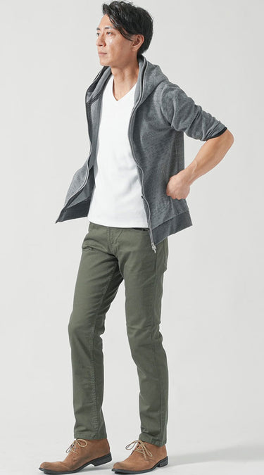 夏のカーキパンツコーデ例