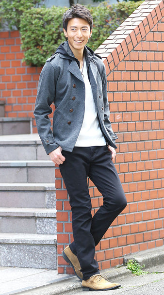 グレーカットジャケット×ホワイトカットソー×ブラックパンツ