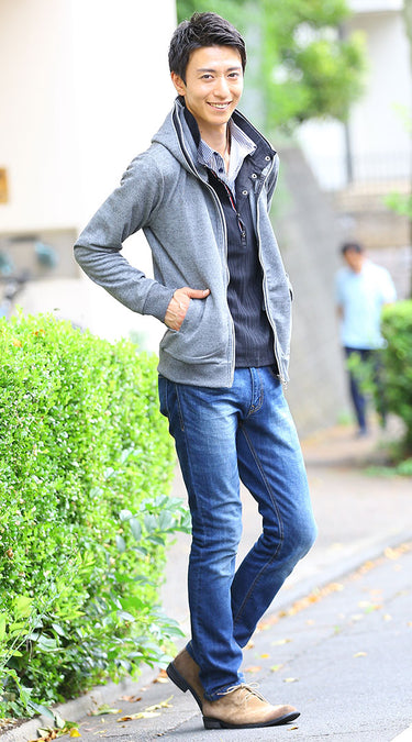 大人の男性にふさわしいきちんと感あるパーカーコーデ例