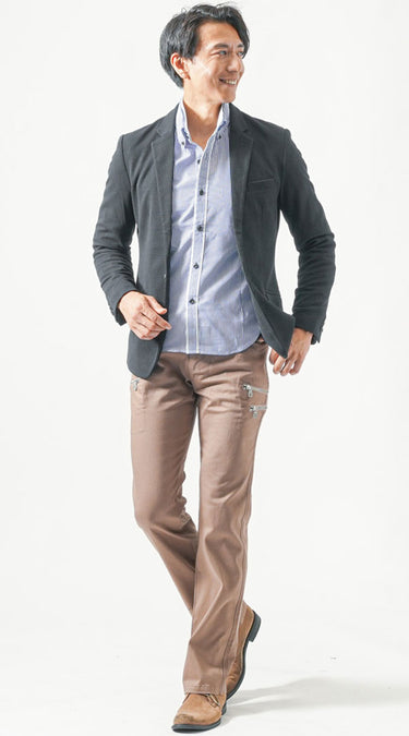 メンズにおすすめの春服を着た男性