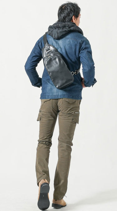 40代にふさわしい大人のボディバッグコーデ