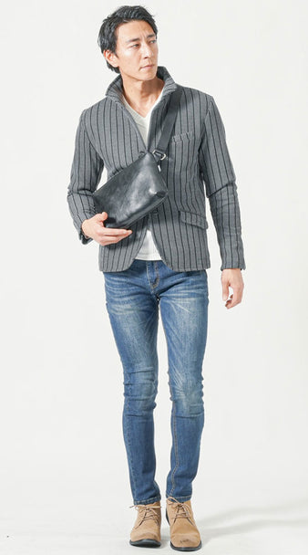 メンズにおすすめの本革レザーミニショルダーバッグを使った大人のデートコーデ