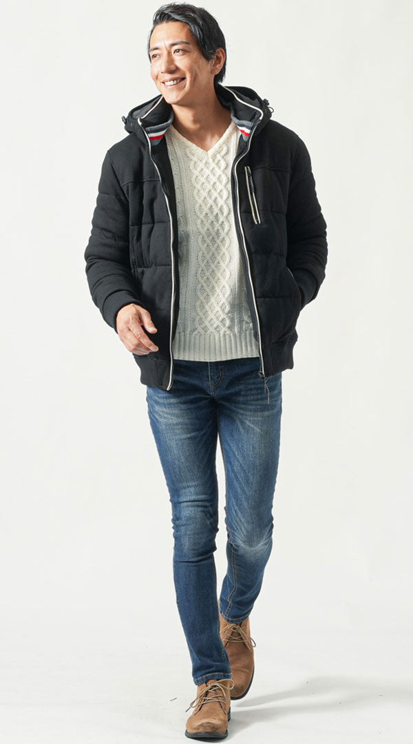 メンズにおすすめの黒ダウンとスリムデニムを合わせたすっきりコーディネート