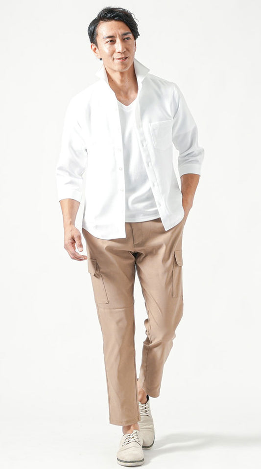 白七分袖シャツ　白半袖VネックTシャツ　ベージュアンクルカーゴパンツ　グレーシューズ　snp_ou0399