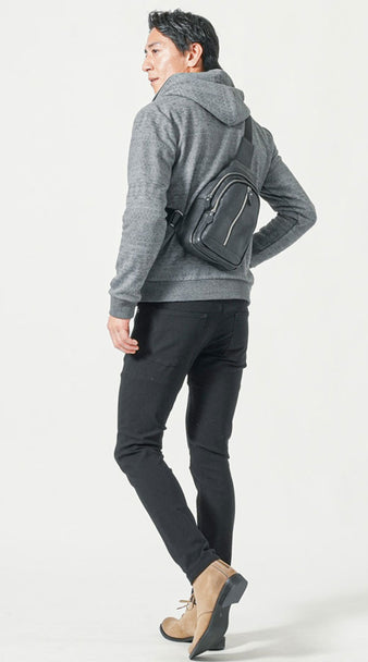 20代男性におすすめのボディバッグを使ったデートコーデ