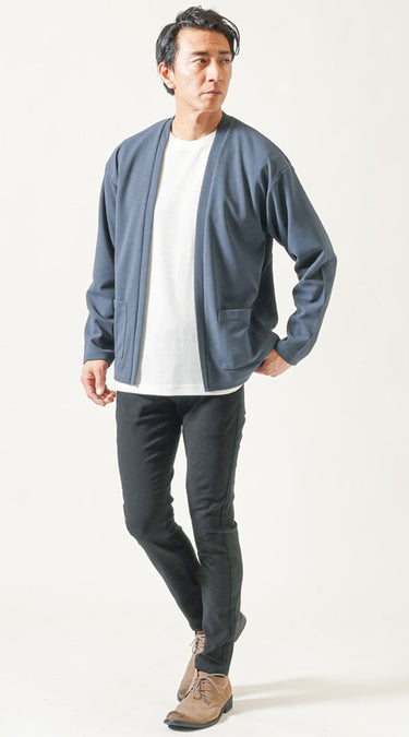 春に合う黒パンツのメンズコーデ例