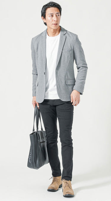 メンズにおすすめの黒チノパンコーデ