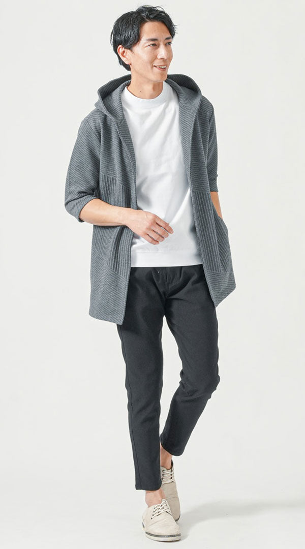 チャコールグレー七分袖セミロングパーカー　白半袖クルーネックTシャツ　黒スキニーテーパードアンクルチノパンツ　グレーシューズ　snp_pt0447