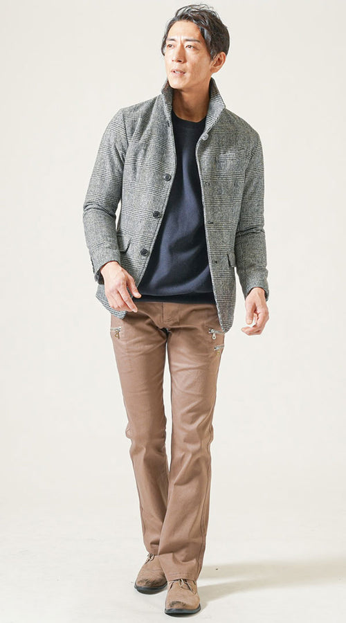 メンズにおすすめのグレージャケットとブラウンのスリムブーツカットパンツを合わせた上品な大人カジュアルコーデ